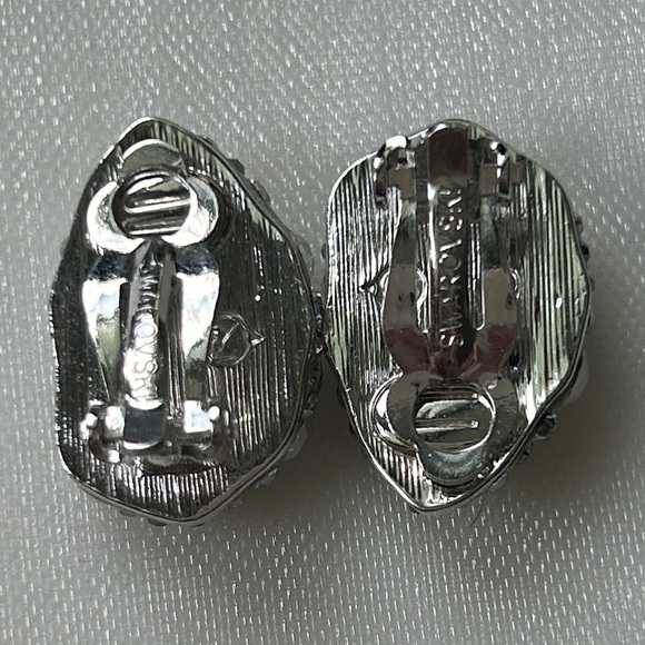 Swarovski Silver iridescent Crystal Leaf clip Earrings - Picture 2 of 5